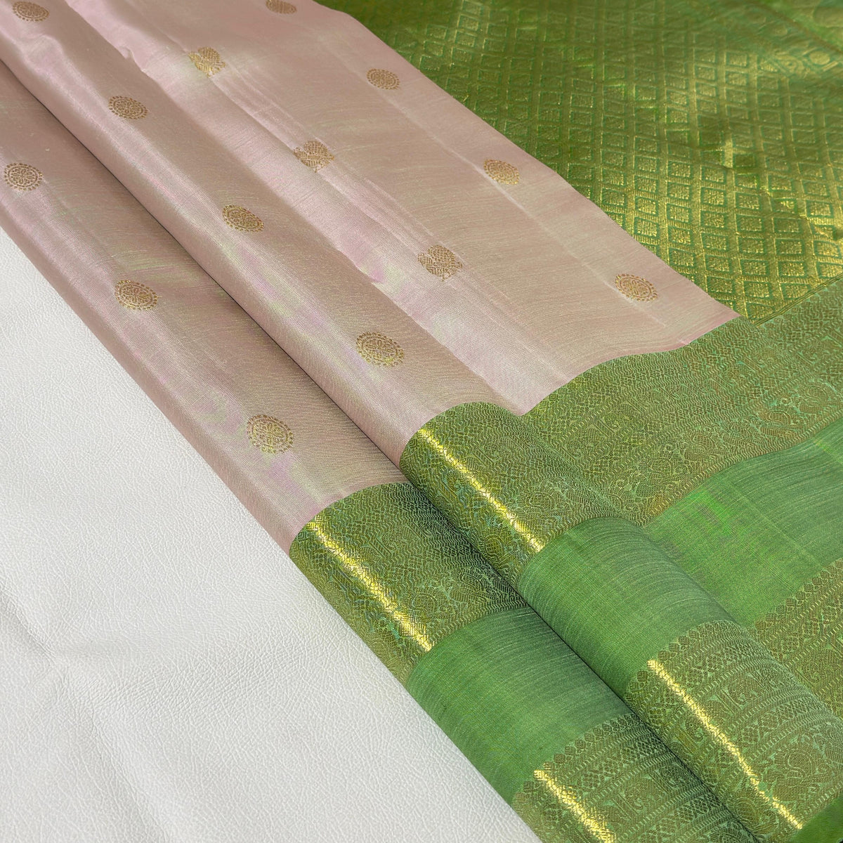 Peach & Pista