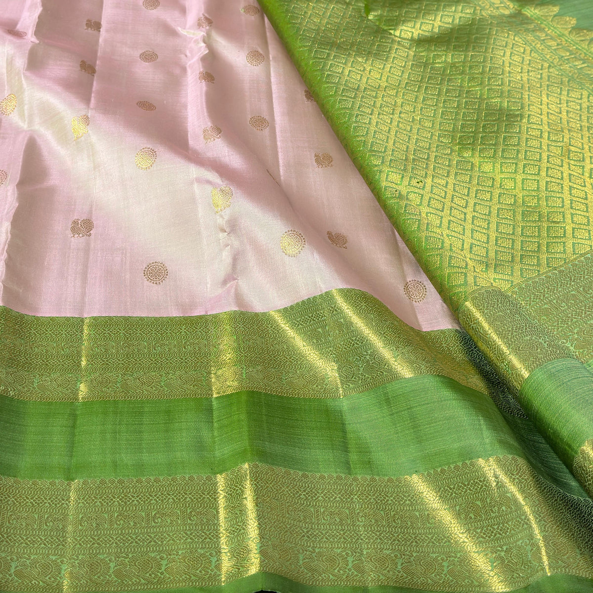 Peach & Pista